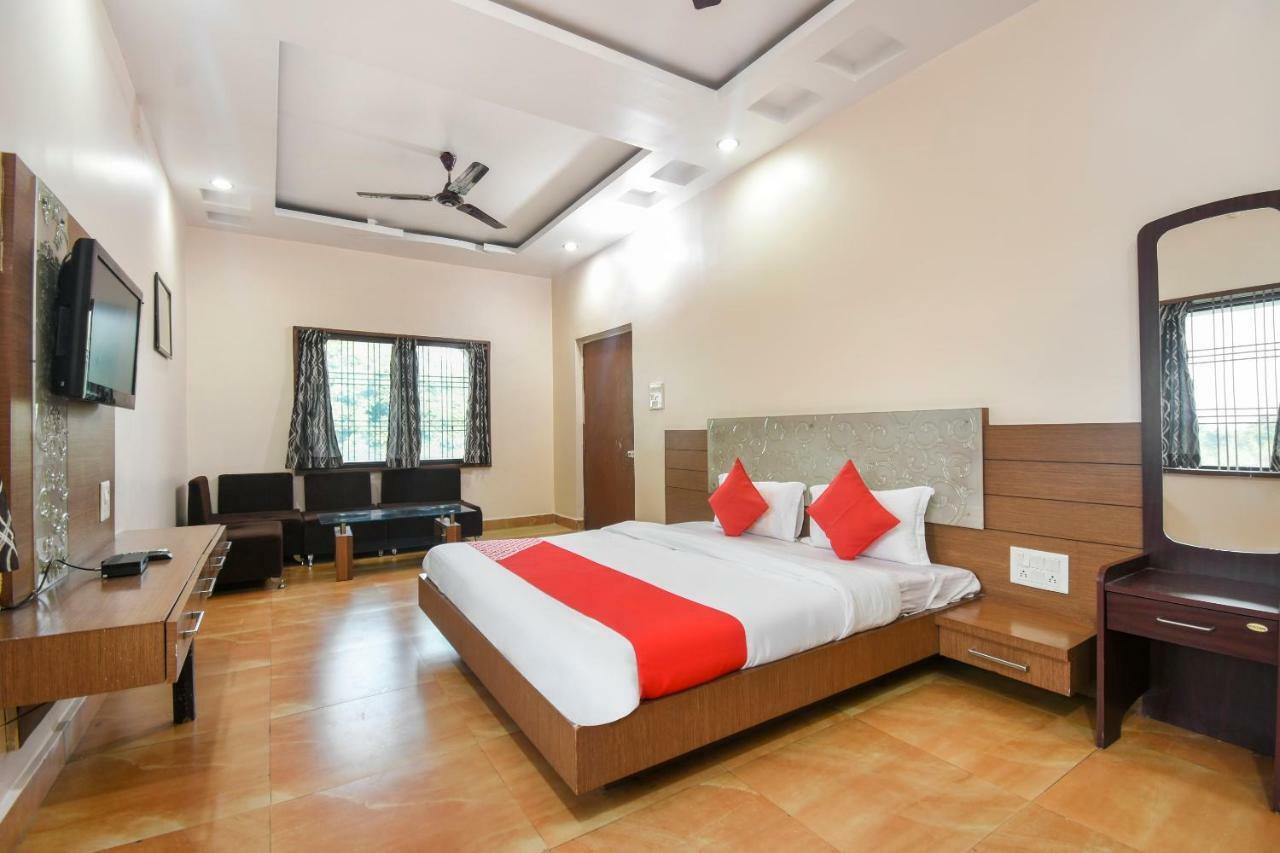 Oyo 47464 Hotel The Country Club บิลาสปูร์ ภายนอก รูปภาพ