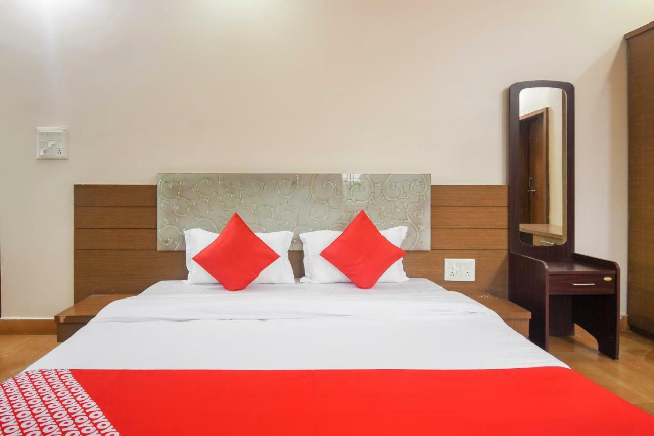 Oyo 47464 Hotel The Country Club บิลาสปูร์ ภายนอก รูปภาพ
